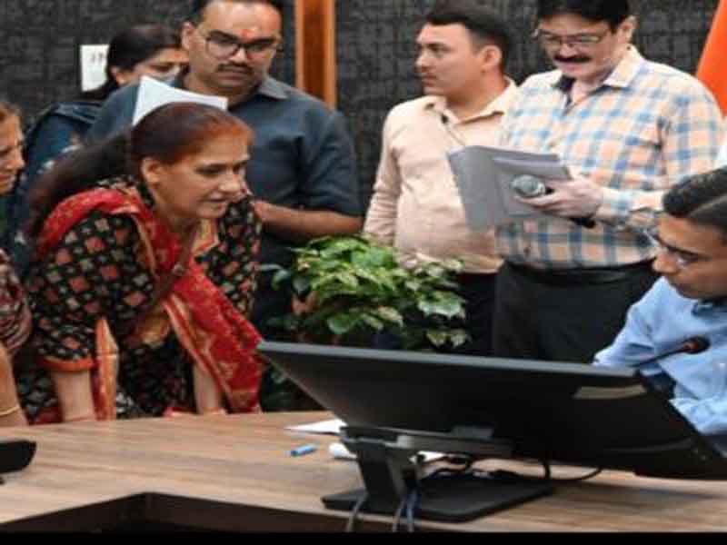 जिला प्रशासन का मिशन सफाई; स्वयं पीड़ित मां की शिकायत पर आदतन अपराधी दिव्यकांत लखेड़ा को डीएम ने किया जिला बदर