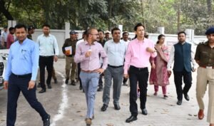 जिला स्तरीय विकास प्राधिकरण दीपक रावत ने जिला विकास प्राधिकरण कार्यालय का निरीक्षण किया