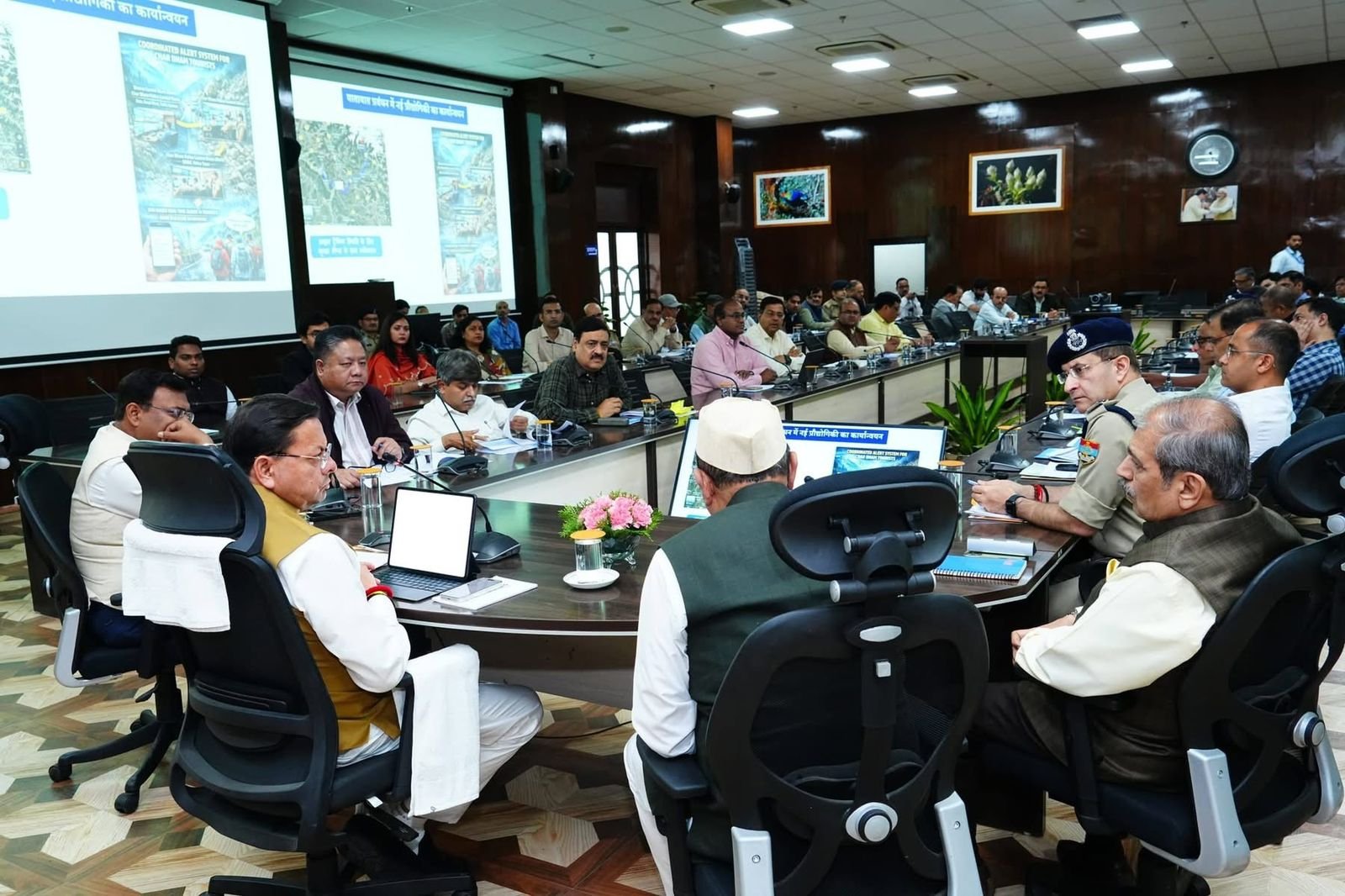 सीएम धामी ने सचिवालय में चारधाम यात्रा-2026 की तैयारियों को लेकर उच्च स्तरीय बैठक की