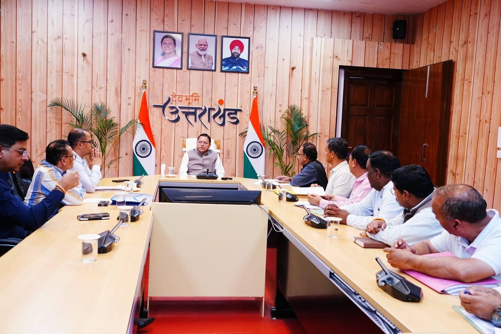 महासंघ के प्रतिनिधियों ने मुख्यमंत्री के समक्ष अपनी 27 सूत्रीय मांगें रखीं