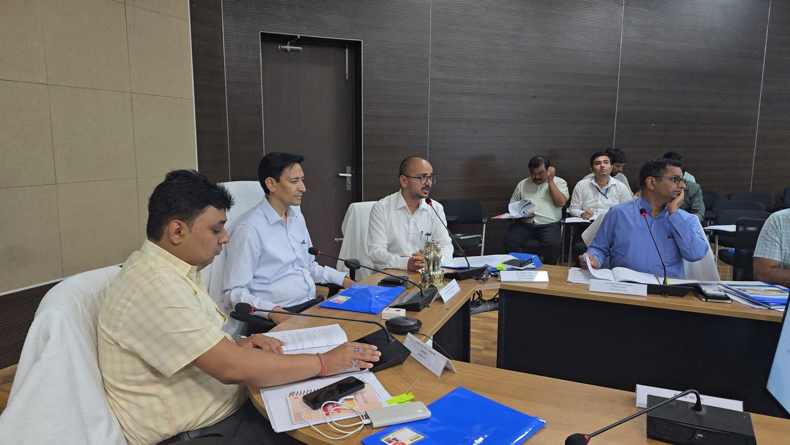 बोर्ड बैठक में कुल 32 मुख्य प्रस्ताव/मदों पर विचार-विमर्श किया