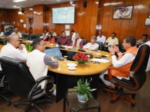 मुख्यमंत्री ने कहा कि उत्तराखण्ड केवल आस्था और अध्यात्म की भूमि नहीं, बल्कि ऋषियों, ज्ञान और वैज्ञानिक चिंतन की भी भूमि रही है