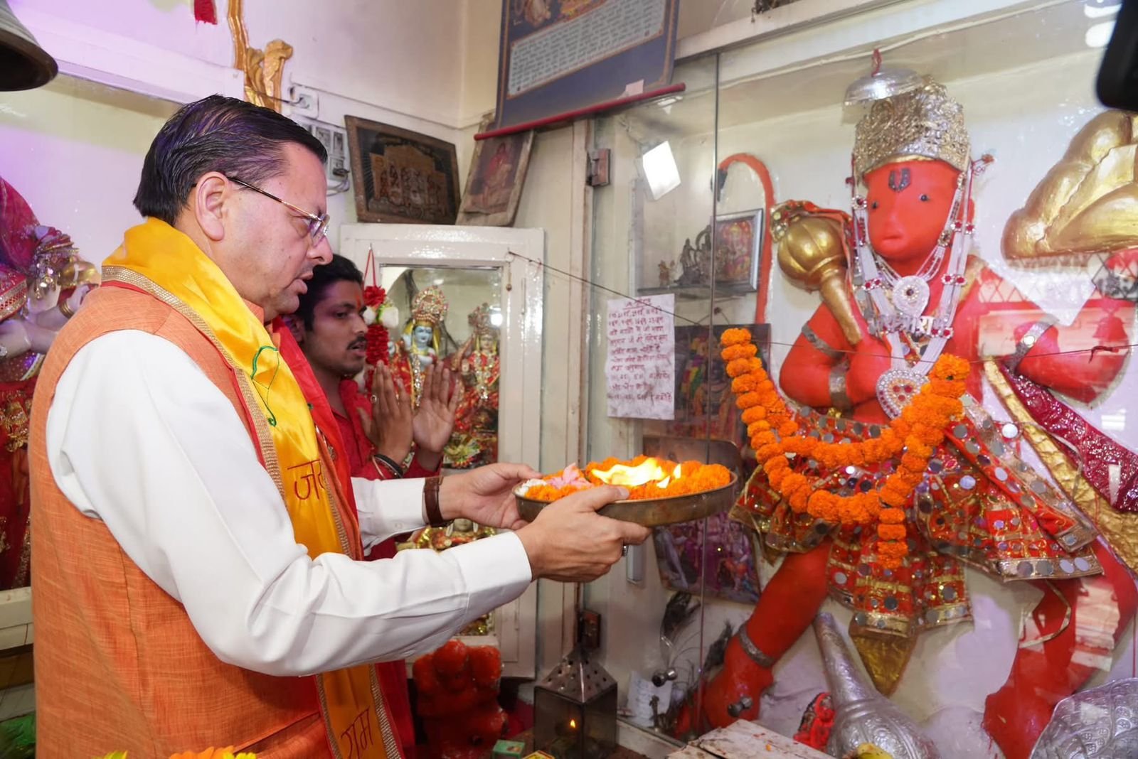 सीएम धामी ने मंदिर में दर्शन कर सभी प्रदेशवासियों के सुख-समृद्धि की प्रार्थना की