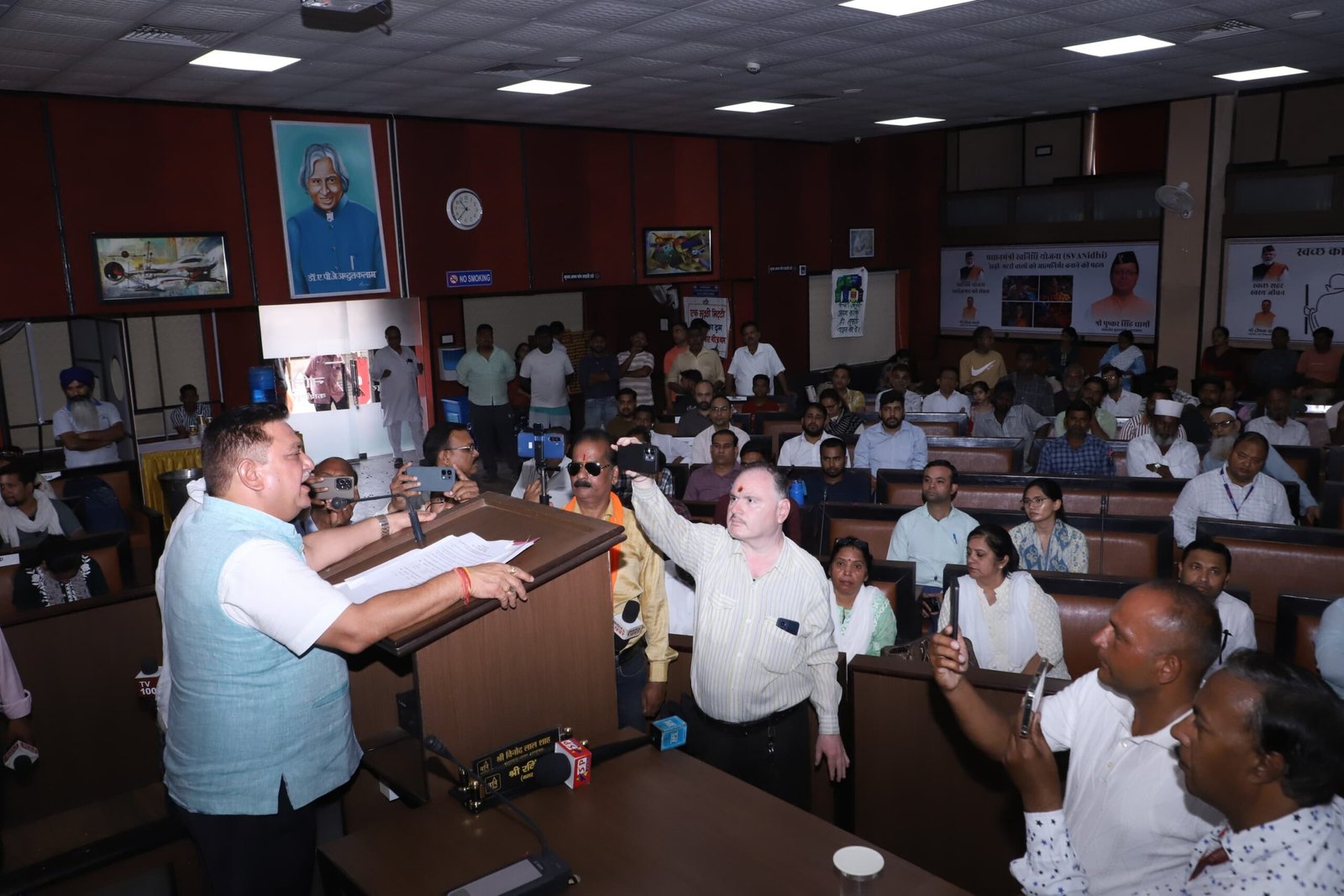 मैं रेहडी पटरी ठेलाऔर फेरी व्यवसायियों का जीवन स्तर सुधारने आया हूं : दीपक बाली