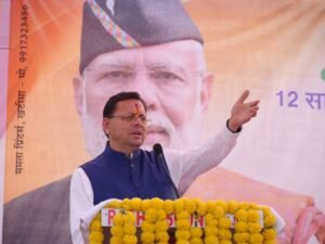 मुख्यमंत्री का क्षेत्रवासियों ने छोलिया, थारू सांस्कृतिक नृत्य एवं पुष्प, मालाओं से भव्य स्वागत किया
