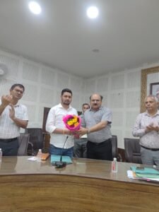 विद्यालय को अचानक बंद किए जाने के प्रकरण पर आवश्यक बैठक