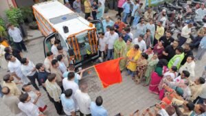 मुख्यमंत्री धामी के आशीर्वाद के चलते महापौर दीपक बाली ने किया रोड स्वीपर मशीन का उद्घाटन 
