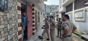 काशीपुर पुलिस का सघन सत्यापन अभियान बिना सत्यापन किरायेदार रखने वाले 4 मकान मालिकों सहित कुल 12 लोगों पर हुई कार्यवाही