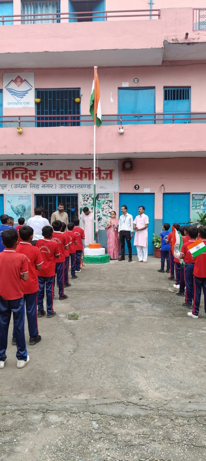 देशभक्ति के रंग में रंगा विवेकानंद विद्या मंदिर, बच्चों की प्रस्तुतियों ने बांधा समां