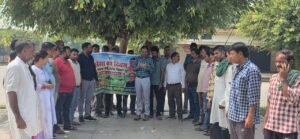 सेवा दिवस पर मंडी समिति ने चलाया स्वच्छता अभियान, किसानों को योजनाओं की दी जानकारी