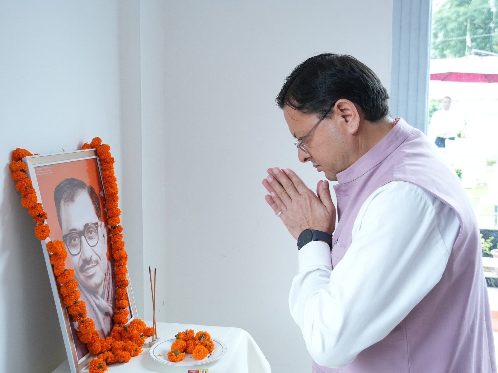 मुख्यमंत्री ने पंडित दीनदयाल उपाध्याय की जयंती पर दी श्रद्धांजलि,चित्र पर पुष्प अर्पित कर किया नमन