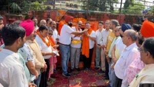 महापौर दीपक बाली ने आज यहां मुरादाबाद रोड पर स्थित महेशपुर मोड पर उस पुलिया के निर्माण का शिलान्यास