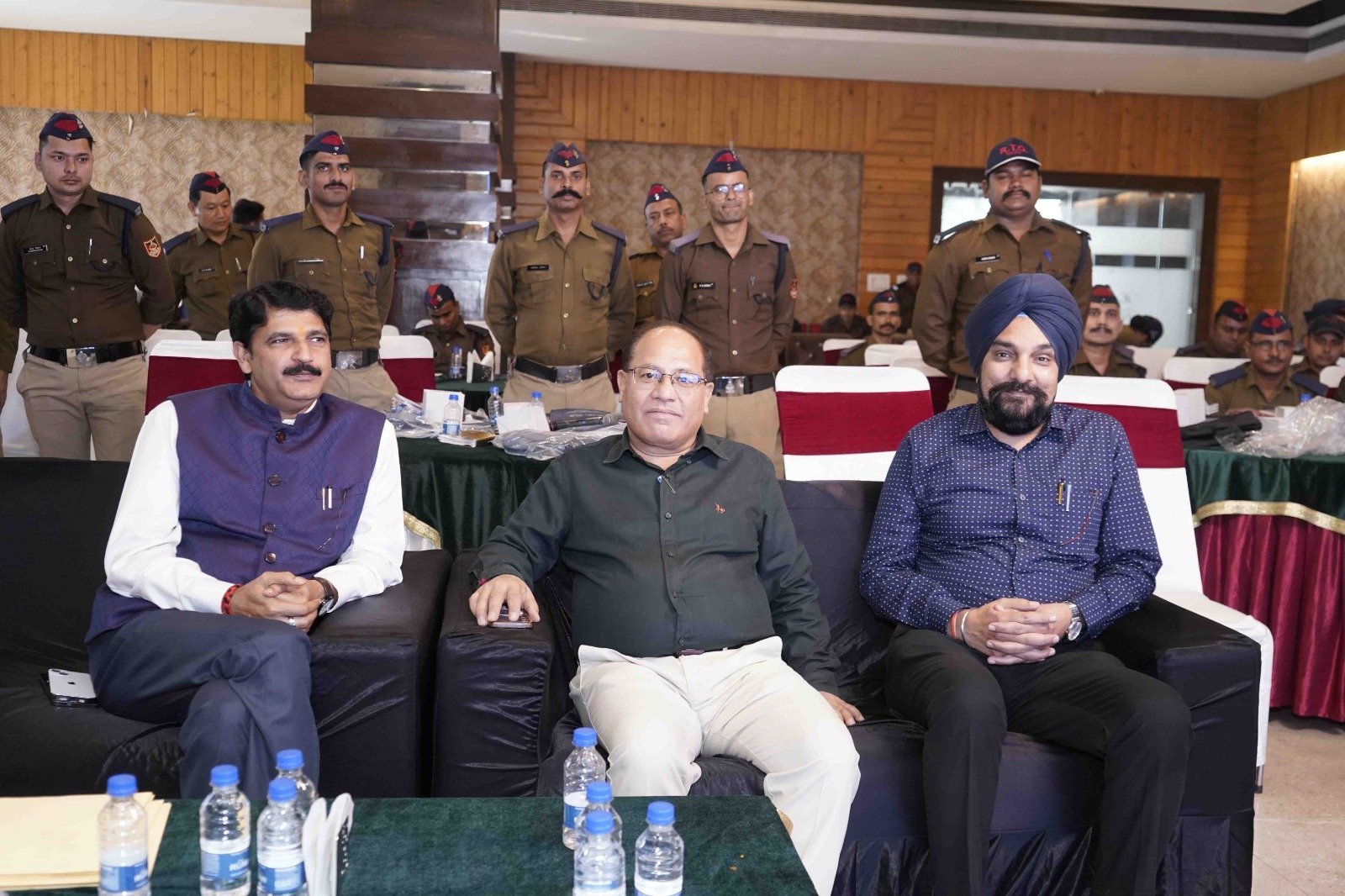 प्रशिक्षण कार्यक्रम में प्रवर्तन कार्मिकों द्वारा की गई पृच्छा/जिज्ञासाओं के समाधान हेतु मार्ग-निर्देशन प्रदान किया