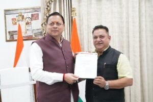 800 करोड़ के ड्रेनेज प्लान को मंजूरी पर सीएम धामी का आभार जताने देहरादून पहुंचे महापौर दीपक बाली, मुलाकात कर तीन बड़ी परियोजनाओं के शिलान्यास का दिया आमंत्रण