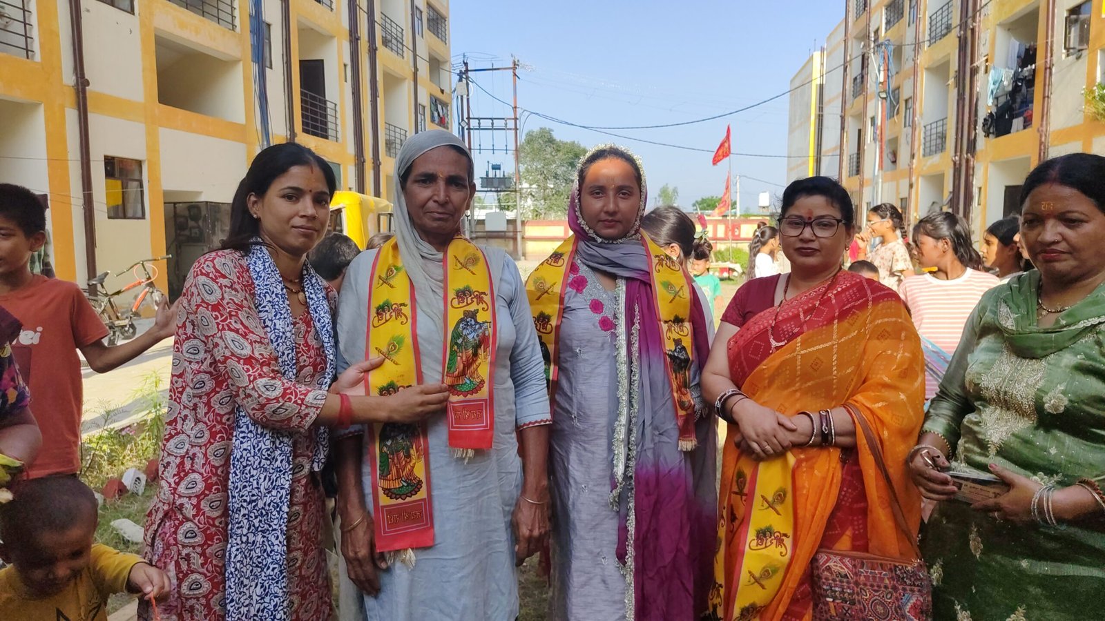 जय मां भारती संस्था ने किया 51 कन्याओं का पूजन, शिक्षण सामग्री और फल-मिष्ठान वितरित